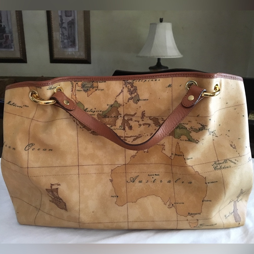 Alviero Martini Geo Classic Large Handbag